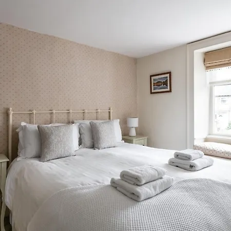 Maggie Puddle And The Nest Cottages Cartmel